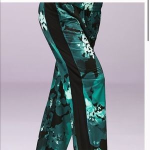 Fabletics Annalies green black floral wide leg pants